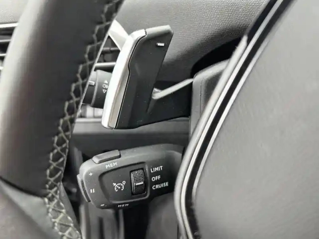 Peugeot 3008 hybrid 225 e-eat8 — photo 57