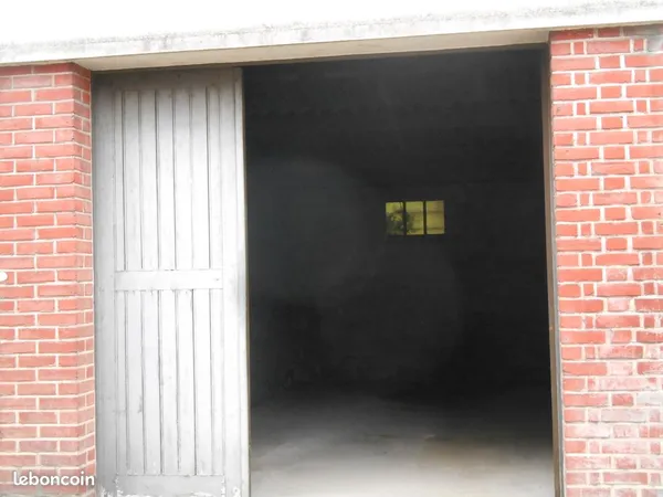 Garage/ Box