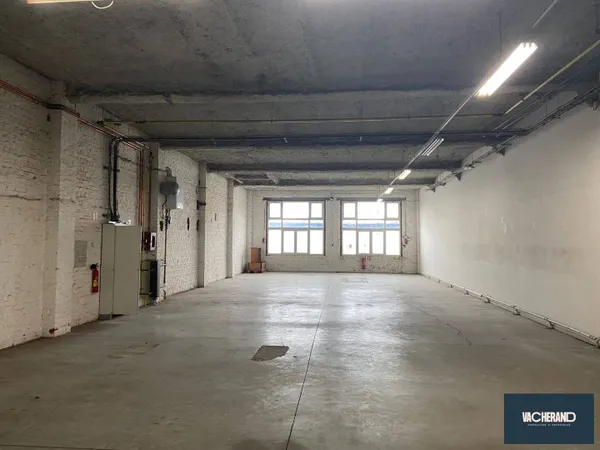 Entrepôt 750 m²