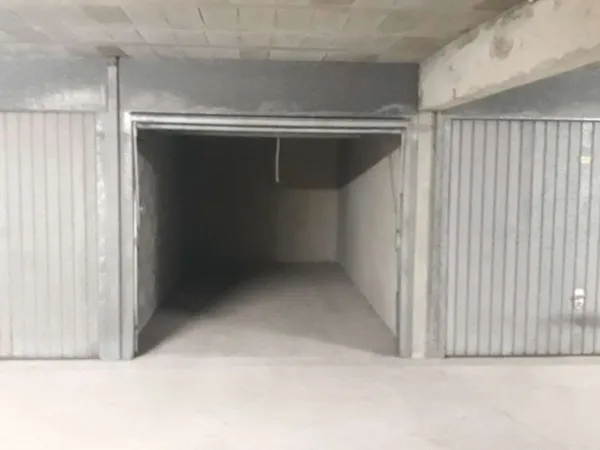 Garage/Parking 12 m²
