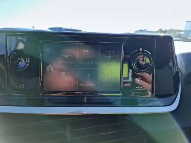 Peugeot 208 puretech 75 s&amp;s bvm5 — photo 23