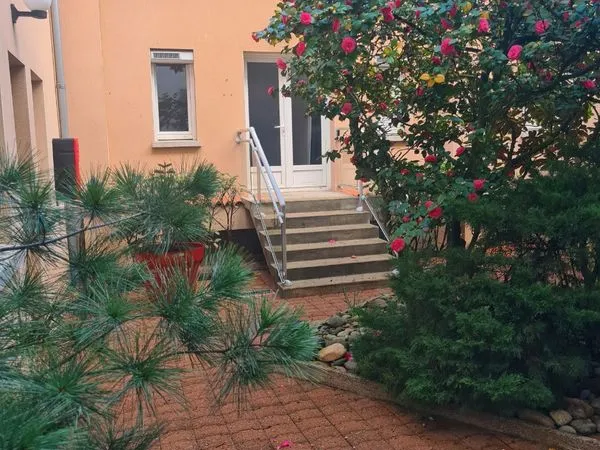 Location appartement duplex dans une cour
