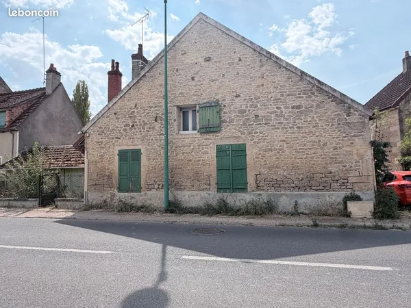 Petite maison à Armes (58) à rénover entièrement env. 55m2 - 20 000 à débattre