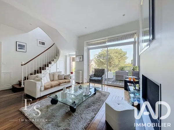 Maison 10 pièces 292 m²