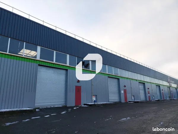 Local d'activité 2 043 m²