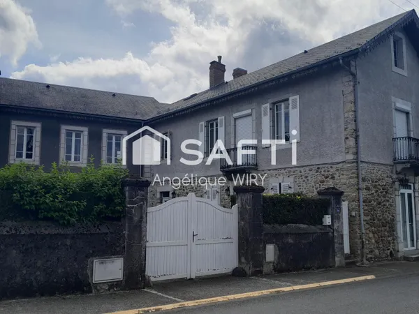 Maison de 258m², 8 pièces et jardinet