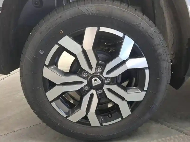 Dacia Duster eco-g 100 4x2 — photo 30