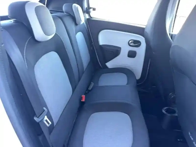 Renault Twingo iii e-tech — photo 21