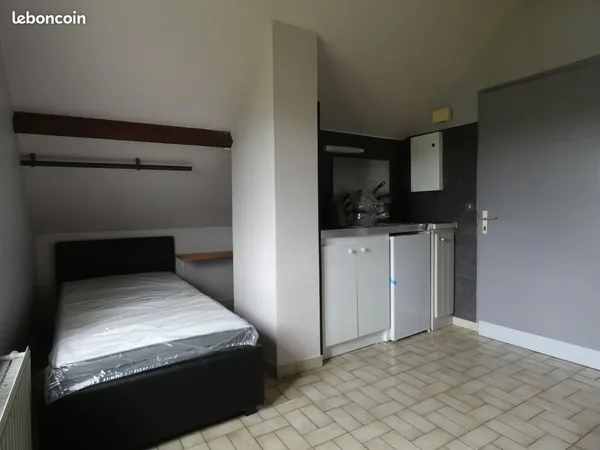 Studio 1 pièce 12 m²