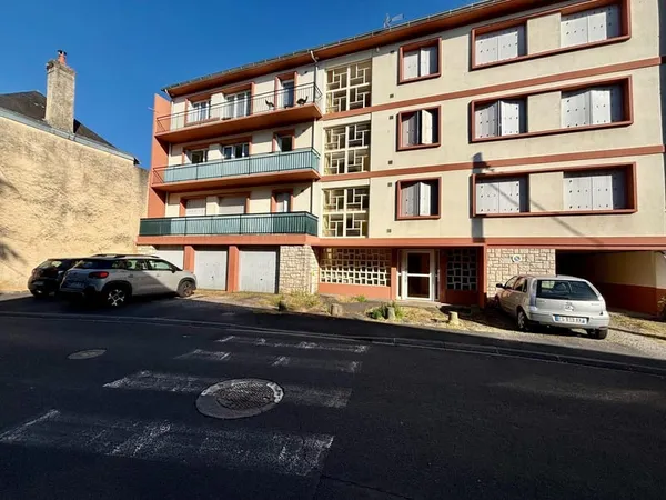 Ensemble de 3 appartements avec garage vendu loués