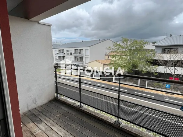 T2 dernier étage avec balcon & parking
