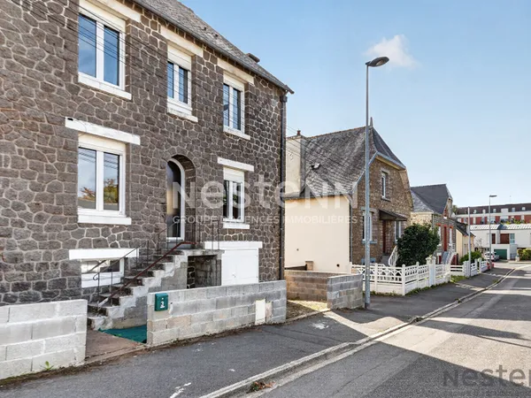 IMMEUBLE QUARTIER ROBIEN AVEC UN T3 ET UN STUDIO