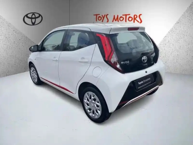Toyota Aygo 1.0 vvt-i x-play — photo 3
