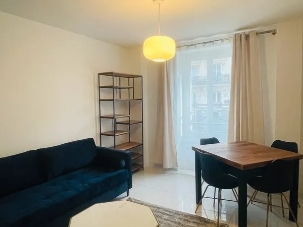 Location : Appartement 2 pièces / 34m2 / Paris 18