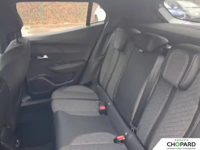 Peugeot 2008 hybrid 145 e-dcs6 — photo 41
