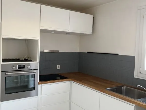 F2 lumineux avec balcons, proche université - cuisine équipée et nombreux rangements