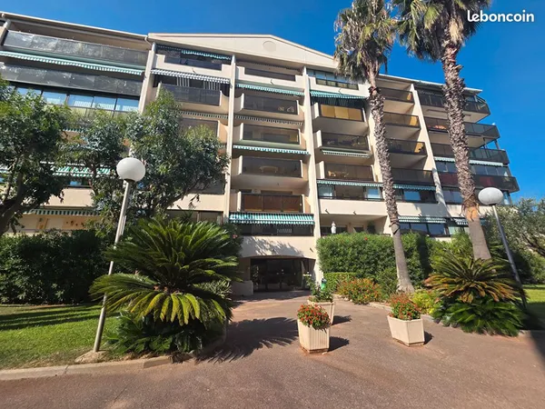 Studio 1 pièce 26 m²