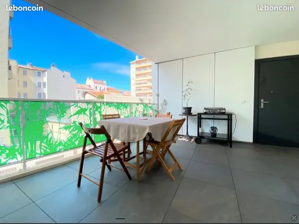 Location T3 meublé 55 m² - Terrasse 20 m² - Box fermé
