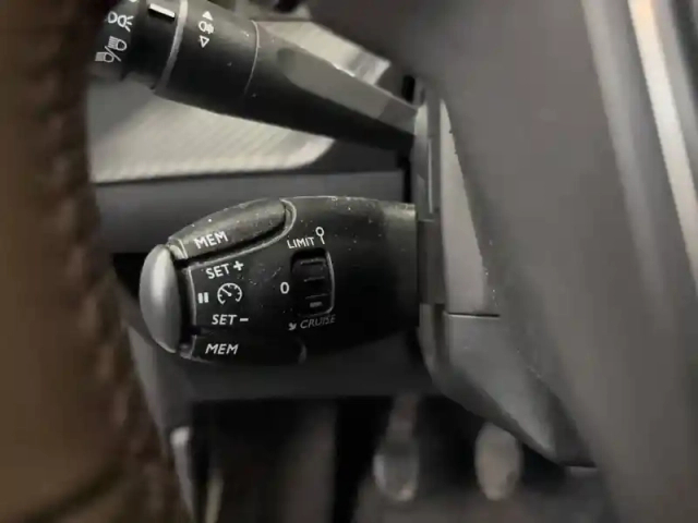 Peugeot 208 puretech 75 s&amp;s bvm5 — photo 23