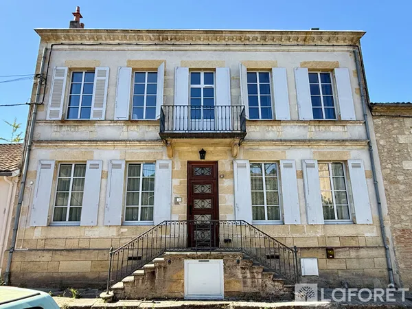 Maison 8 pièces 196 m²