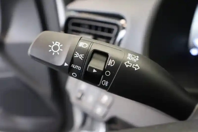 Kia Stonic 1.0 t-gdi 100 ch dct7 — photo 14