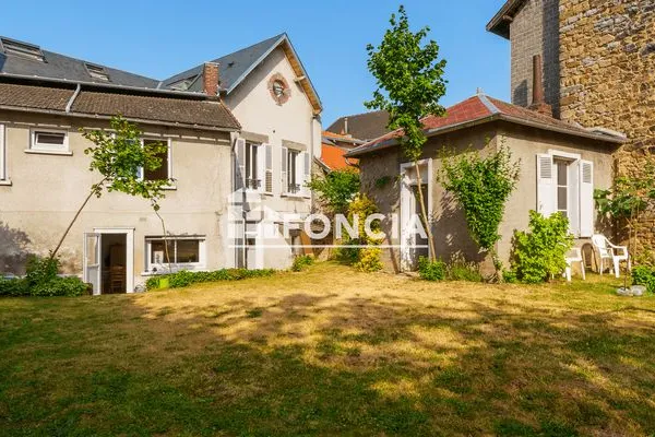 Maison 10 pièces 265 m²
