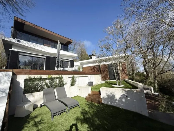Maison 7 pièces 180 m²