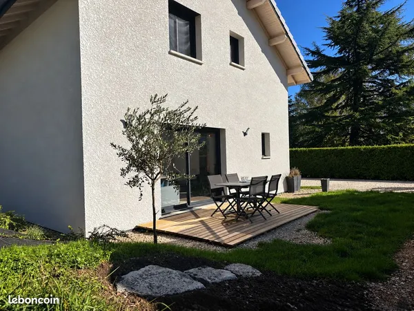 Maison RE2020 - 102 m², 3 chambres, garage, centre-bourg