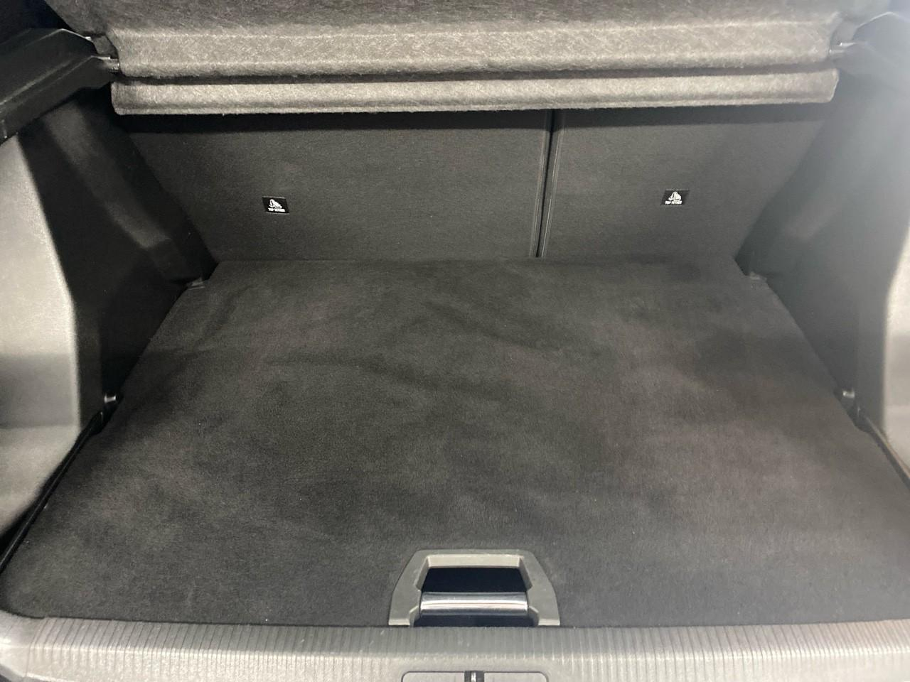 Peugeot 2008 puretech 130 s&s eat8 allure — photo 14