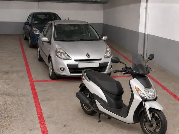 Double parking en enfilade - Boulogne - 300 charges comprises
