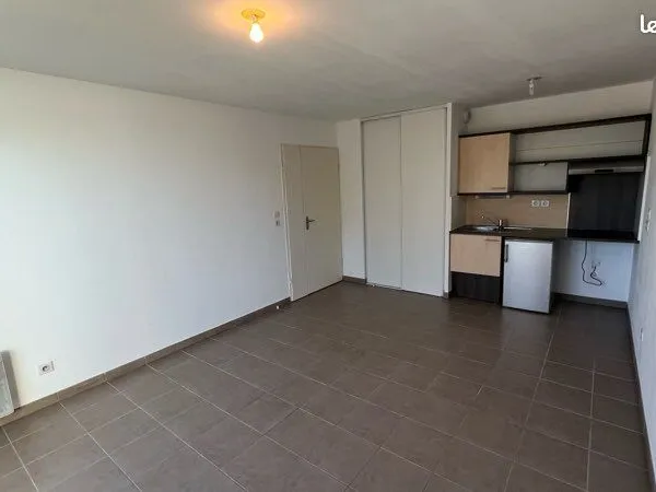 Appartement F2 avec terrasse et garage