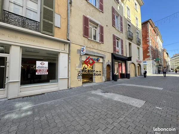 Local 126 m² Grenoble