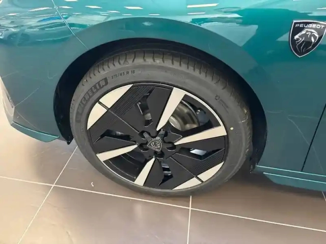 Peugeot 308 electrique 55 kwh 156ch — photo 13