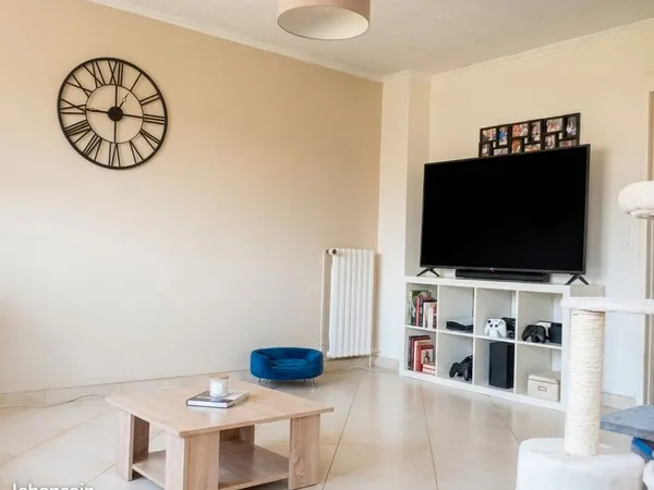 Maison de ville familiale 87m² avec terrain de 500 m² - 13 minutes de la Gare