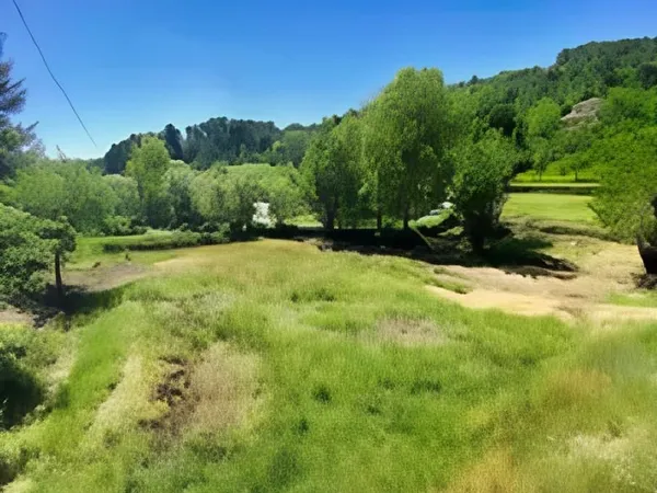 Terrain 1 032 m² Mercuer