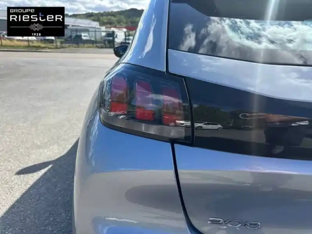 Peugeot 208 puretech 75 s&amp;s bvm5 — photo 17