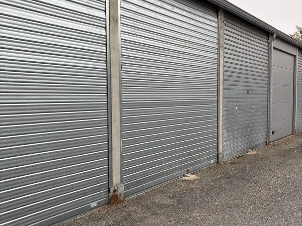 Grand Garage / Box / Local de Stockage avec Rochelle - L'Union (31240)