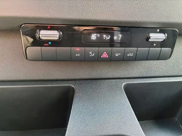 Mercedes Sprinter 317 cdi fourgon 37s l2h2 170ch — photo 37