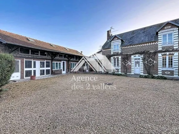 Maison de plain-pied 5 pièces 245 m²
