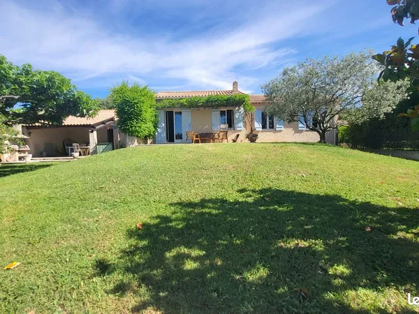 Villa 6 pièces 160 m²