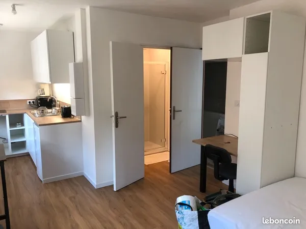 Studio meublé entièrement rénové - Centre Lannion - Disponible début Novembre