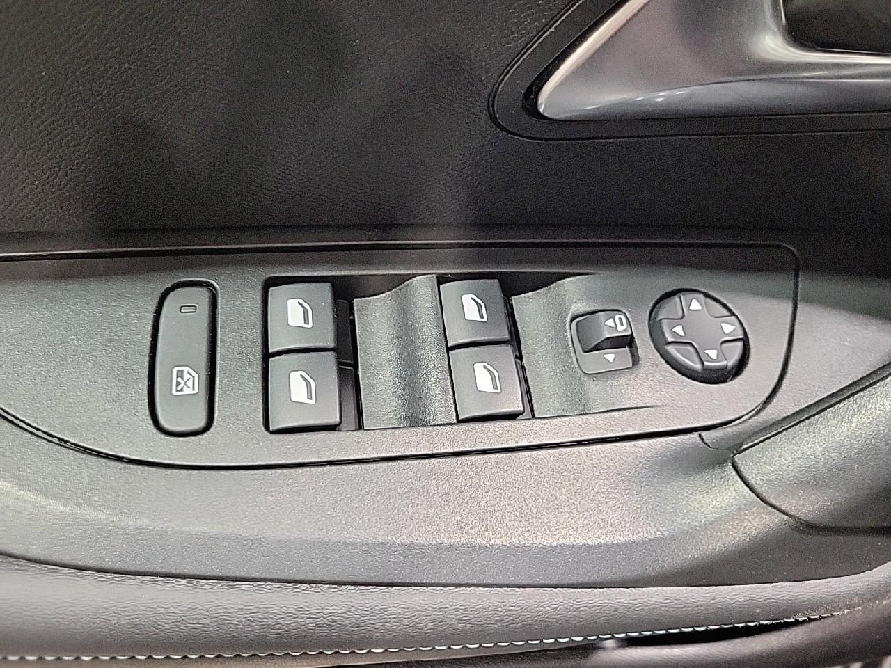 Peugeot 2008 puretech 130 s&s eat8 allure — photo 23