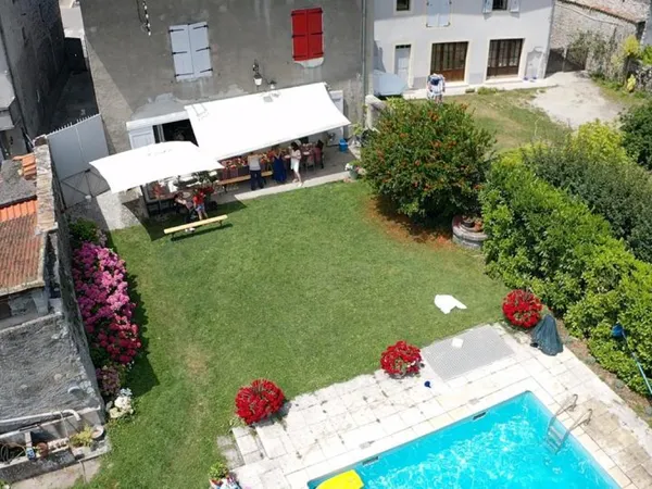 Loue maison 450m² 7 chamb.local professionnels piscine