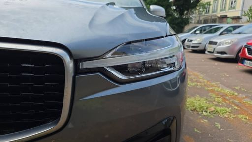 Volvo XC60 2.0 D4 190 Geartronic8 - R-Design – 2018 – 152000 km – Diesel – Boîte Automatique — photo 10