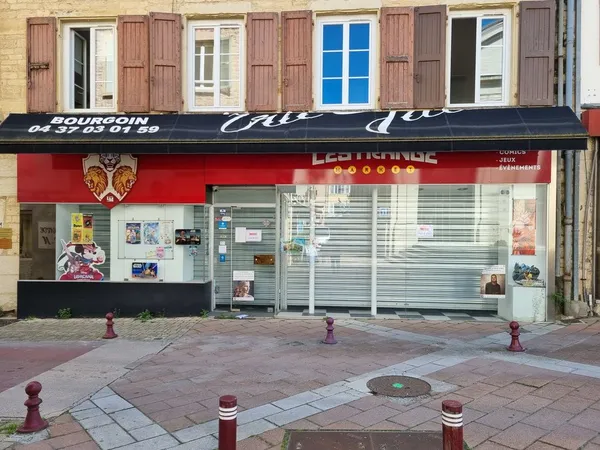 A LOUER LOCAL TOUT COMMERCE