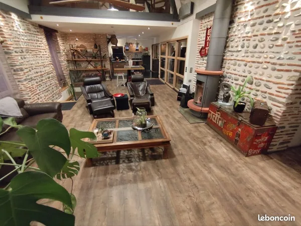 Appartement type Loft climatisé dans maison de ville à Lescar