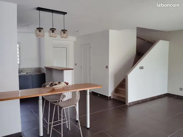 Location maison mitoyenne meublée au Moule