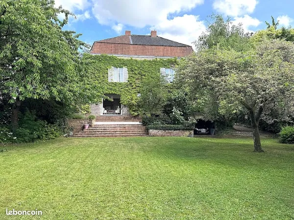 Maison 8 pièces 350 m²