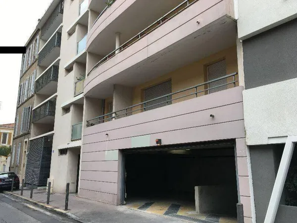 Stationnement Location Marseille 105€