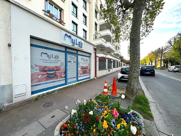 Local commercial 2 pièces 47 m²